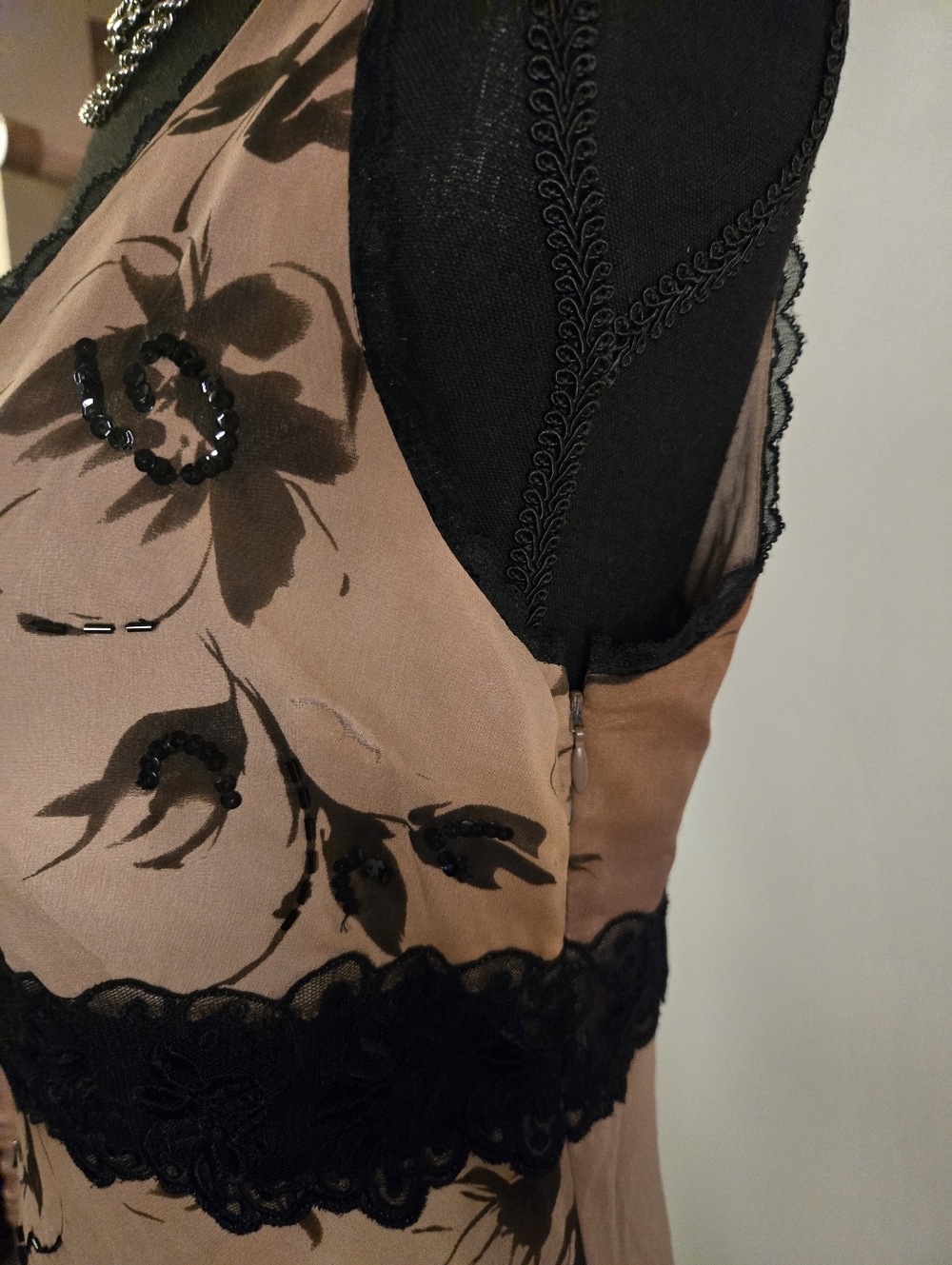 Vintage 90s Silk Floral V-Neck Midi Dress! - Picture 7 of 8